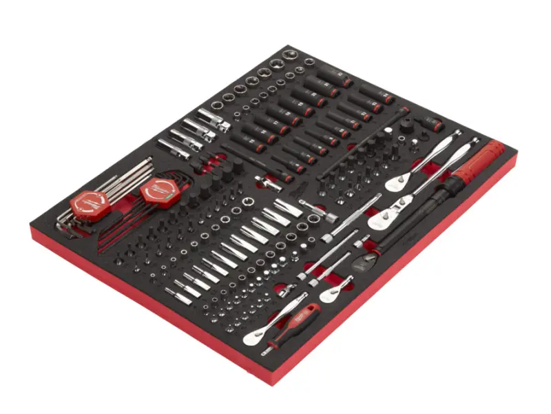 Sada nářadí Milwaukee v pěnové vložce do vozíku 46"/36", 1/4" a 3/8" ráčny, nástrčné hlavice a bity, 171 ks, 4932502080