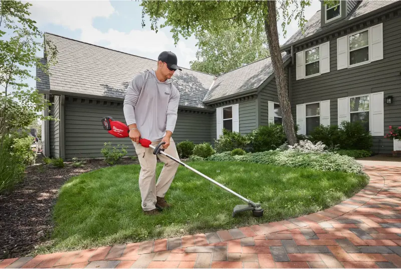 Aku strunová sekačka na trávu Milwaukee M18 FGTR-802, strunový vyžínač, 2x aku M18 FB8 + M12-18 FC, 4933502485