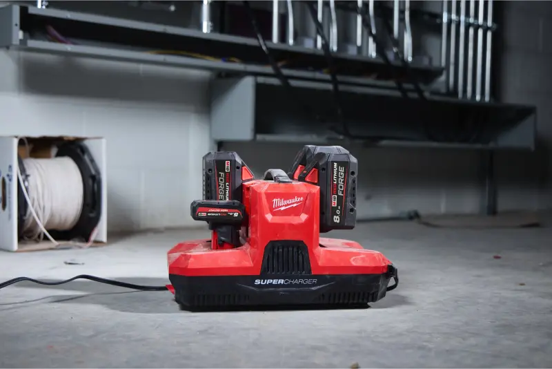 Aku vícenásobná nabíječka Milwaukee M12-18 MBPSC4, PACKOUT, SUPERCHARGER, 4932500142 (MI4932500142)
