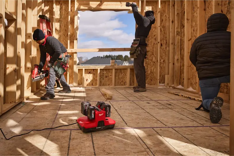 Aku vícenásobná nabíječka Milwaukee M12-18 MBPSC4, PACKOUT, SUPERCHARGER, 4932500142 (MI4932500142)