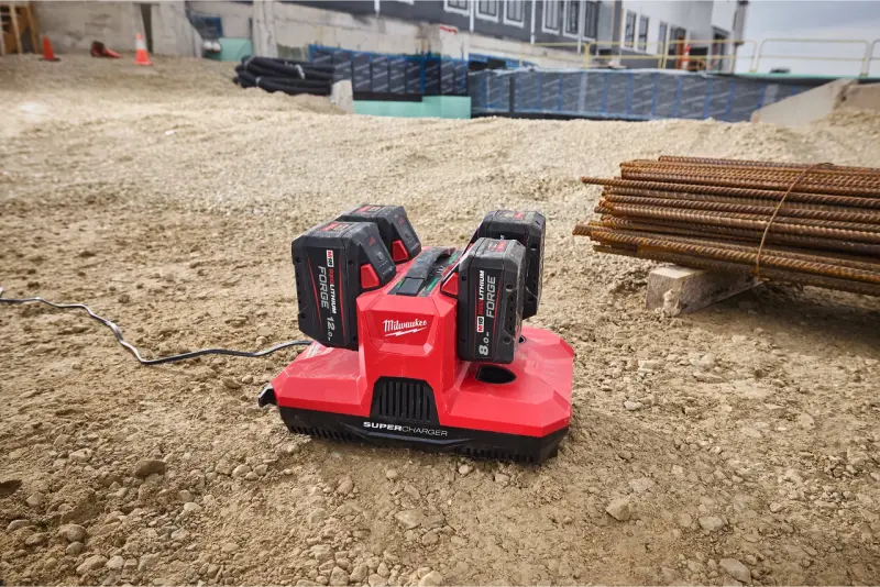 Aku vícenásobná nabíječka Milwaukee M12-18 MBPSC4, PACKOUT, SUPERCHARGER, 4932500142 (MI4932500142)
