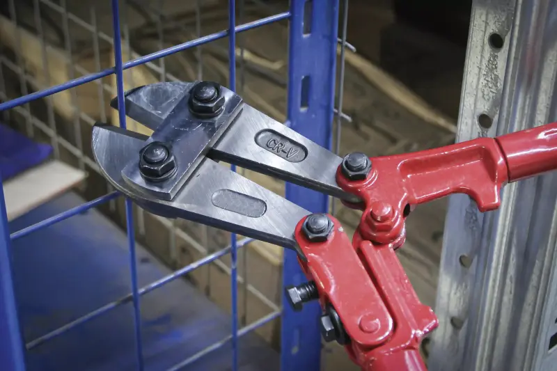 Štípací kleště na svorníky Kraftmann 600 mm BGS101909, kalené čelisti (BGS101909)