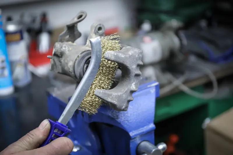 Ruční kartáč 260 mm BGS103173 zahnutý, mosazný drát, plastová rukojeť (BGS103173)