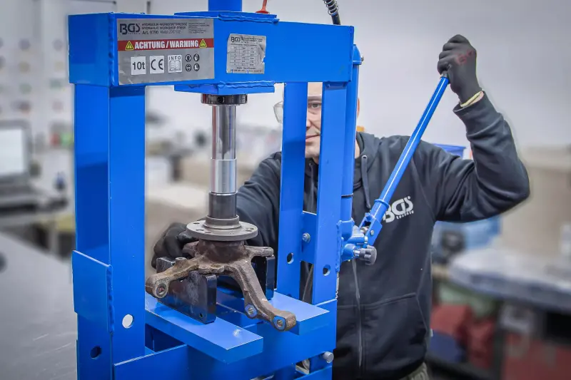 Hydraulický dílenský lis | 10 t (BGS109790)