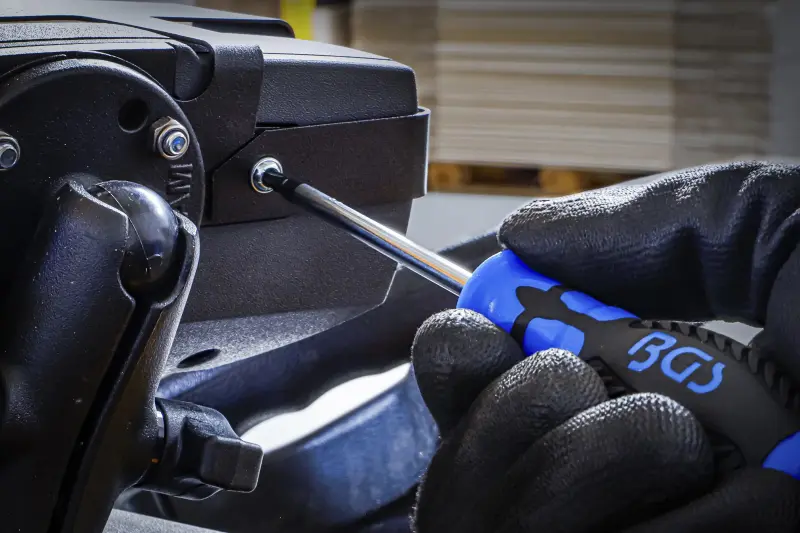 Šroubovací nářadí BGS 7849 v kufru - 84 dílů (BGS107849)